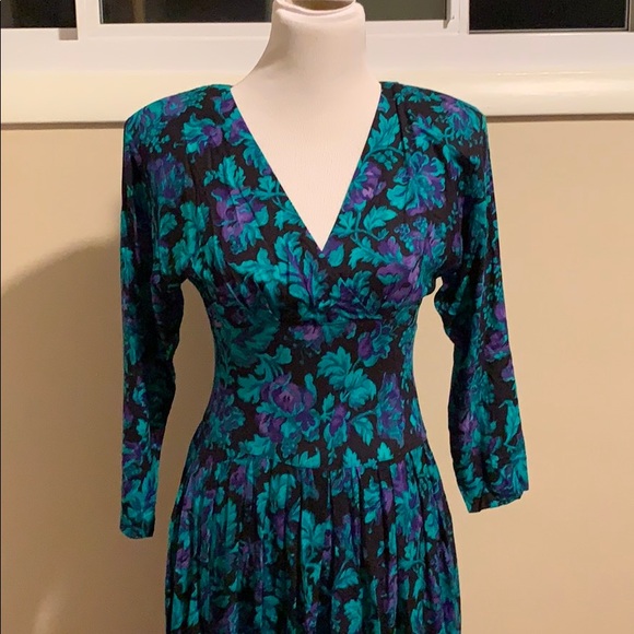 Beautiful vintage dress from the 90s . Size 2. - Picture 2 of 5